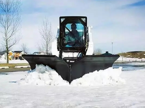 山猫：暴雪来袭，您的专业除雪设备请签收！