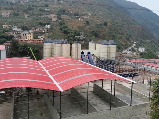 山推建友产品应用渝昆高铁建设