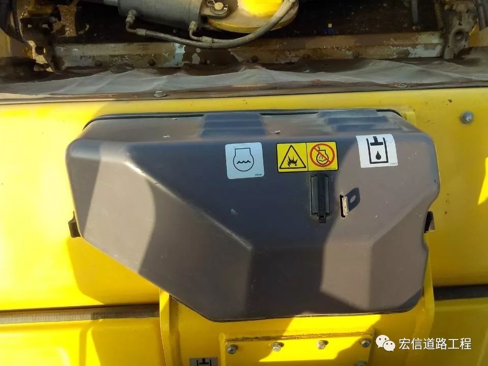 学好压路机，就要勤检查，勤保养！