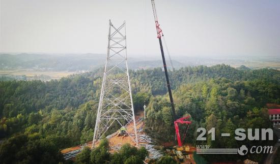 国网湖南电力 红色“巨无霸”助力特高压工程建设