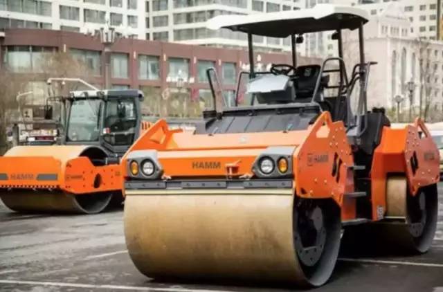 压路机呀压路机，想说养你不容易