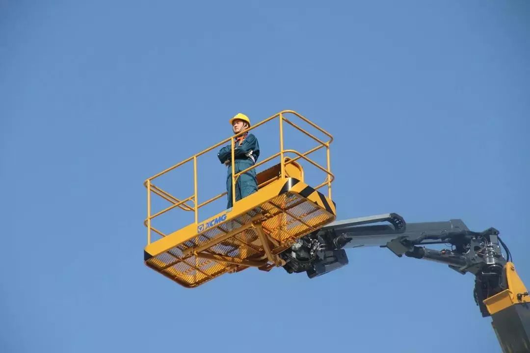 冬季使用高空作业平台注意事项