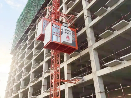 【产品风采】方圆施工升降机群在山西大同御锦汶瀛项目建设展风采