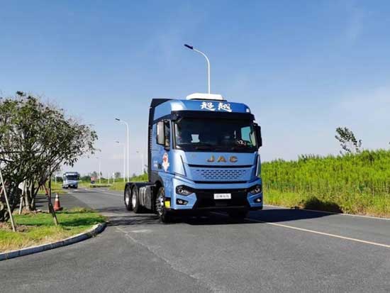 定价34.39万起，配置直逼进口车，全新江淮超越Q7拉什么货合适？