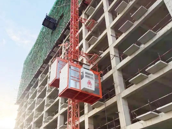方圆施工升降机群在山西大同御锦汶瀛项目建设展风采