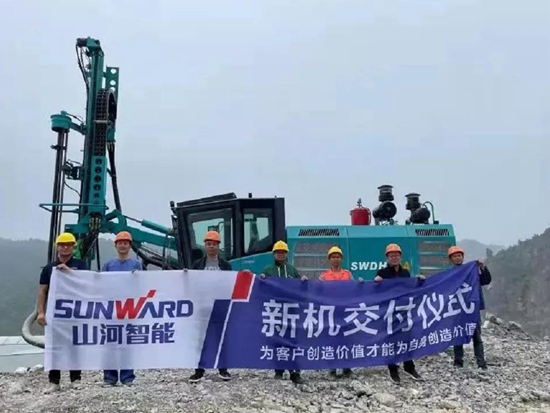 助力绿色矿山建设，山河智能“凿岩先锋”SWDH系列顶锤钻机大展身手