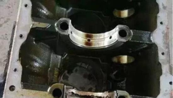 叉车发动机抱瓦什么原因造成？