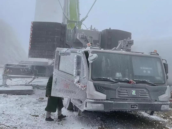 风高雪仞冻千丈 身寒情暖驰万里 | 中联服务工程师挑战极寒，只为使命必达！