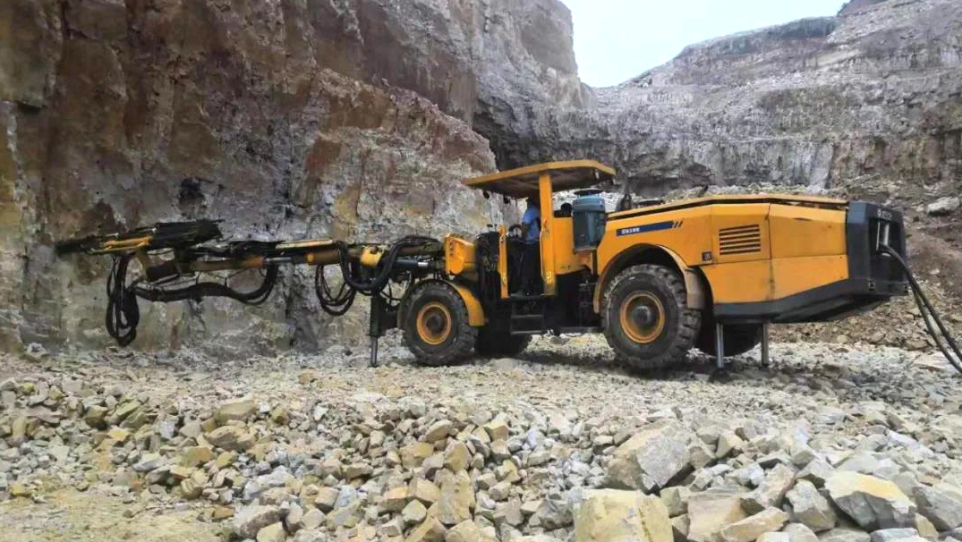 助力“雙碳”！徐工TZ2A全力保障拉哇水電站項(xiàng)目