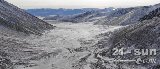 天山之巅，竖向掘进800米！世界首创超大直径硬岩竖向掘进机“首创号”顺利始发