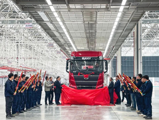 整車批量下線 | 三一智聯重卡產業園正式投產