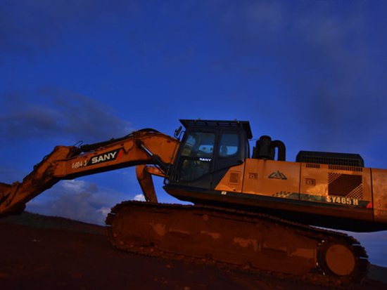 小型挖掘机用油的几个原则