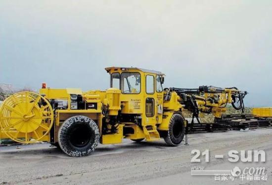 352E型三臂式凿岩台车动臂动作失控故障排查