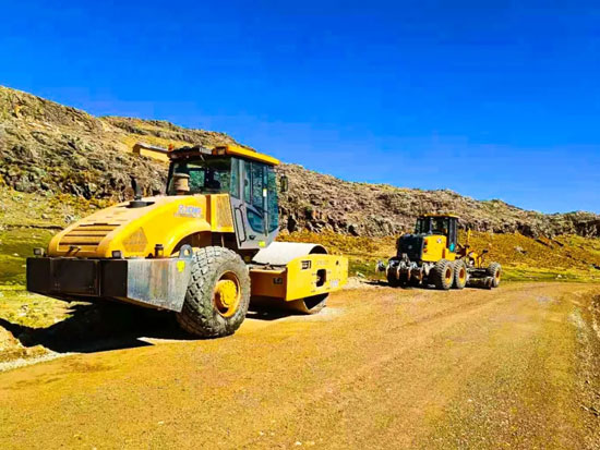 共融共通繁荣之路！超百台“徐工金”助力秘鲁道路建设