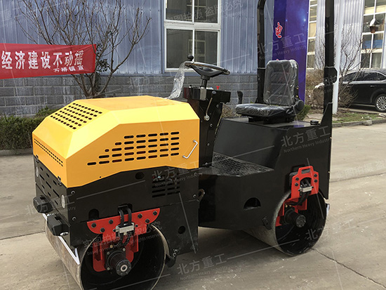 驾驶式压路机蓄电池保养是一门学问