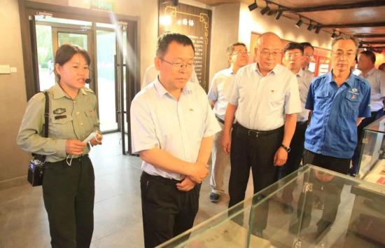 北奔重汽举行党委理论学习中心组集体学习