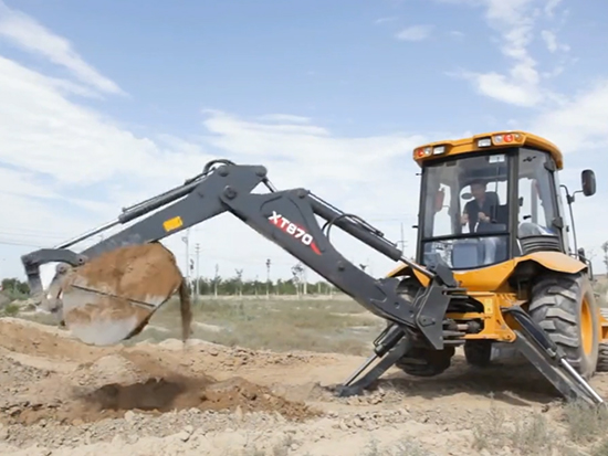 徐工XT870挖掘装载机