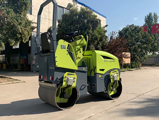 小型压路机的机油变质的原因及解决方法