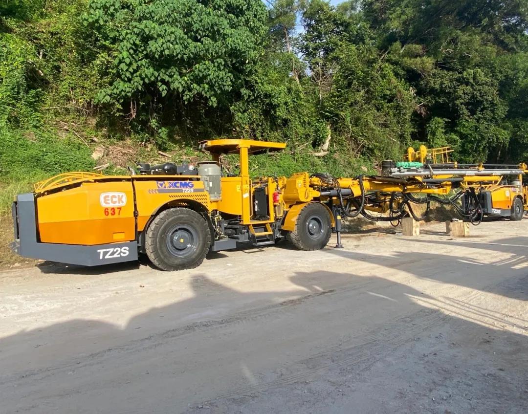 徐工TZ2S鑿巖臺(tái)車(chē)