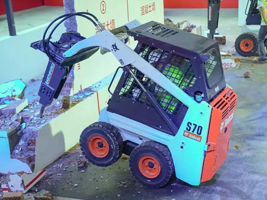 山猫：冬天太冷？咱多接点室内活！