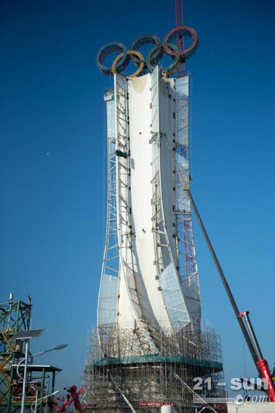 SCC6300/SAC6500T7/SAC4500T联合作业，助力奥运五环登顶“海坨塔”