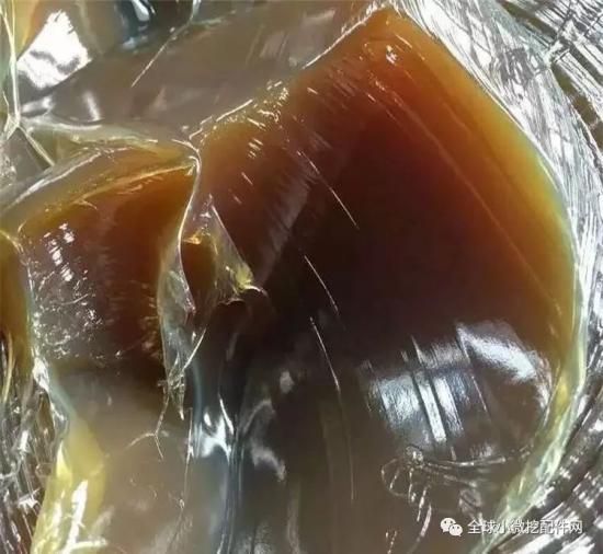 挖掘机冬季打黄油的技巧