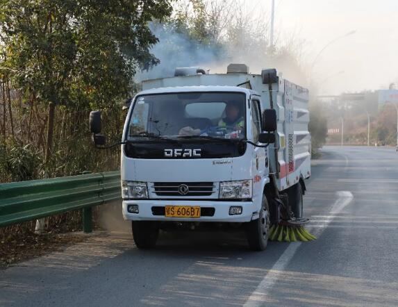 新年走基层 | 探访公路养护工人