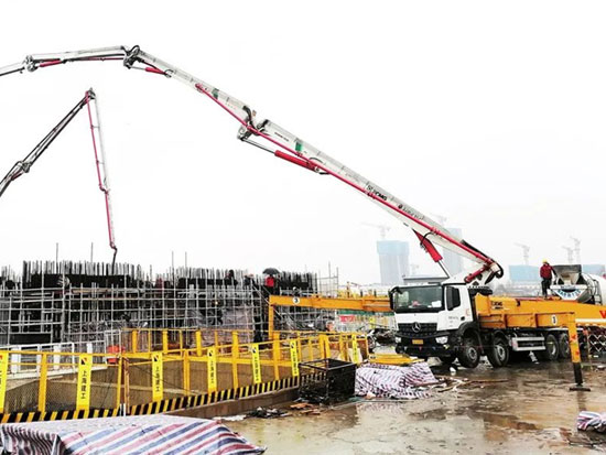 55小时，3.4万方，徐工V7泵车硬核参建江苏第一高楼