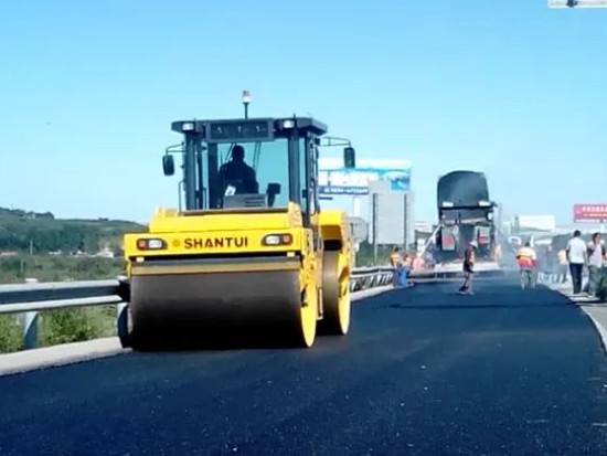山推SRD14-C5H双钢轮压路机——压实有我 面基无忧