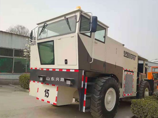 山东多锤头破碎机的安装过程分享
