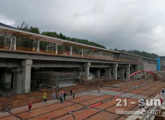 中铁一局渝利铁路沙子站增运设施架空层E区完成混凝土浇筑