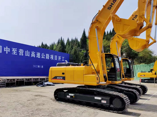 山推挖掘机助力2022年四川首条高速<em>公路工程</em>开工