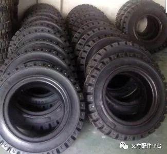 叉车轮胎断裂的修理方法