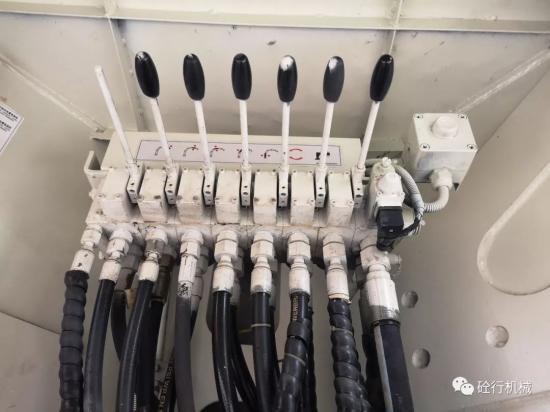 叉车液压系统泄漏的原因，及其预防和处理办法