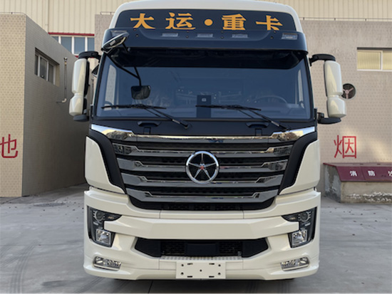 新驾驶室+换电3分钟+大马力电机 新能源重卡市场又迎强者！