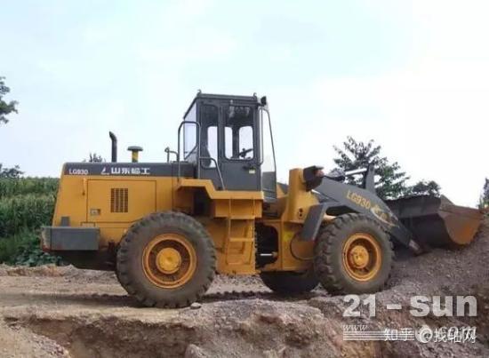 装载机5个必备实用技巧，让你装卸速度杠杠的！