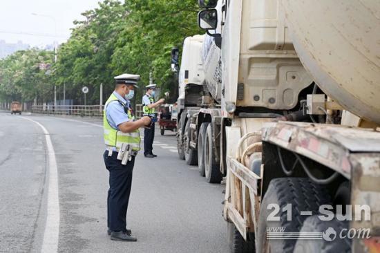 南宁市全面推行混凝土搅拌车“零<em>超载</em>”运输