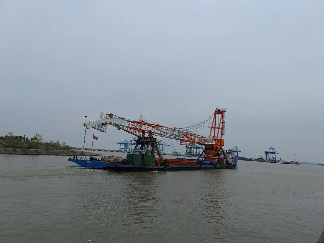 三峡200t起重机完成整机总装调试顺利发运