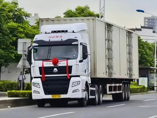 高效全勤王中王 中国重汽汕德卡续写270万公里运营奇迹