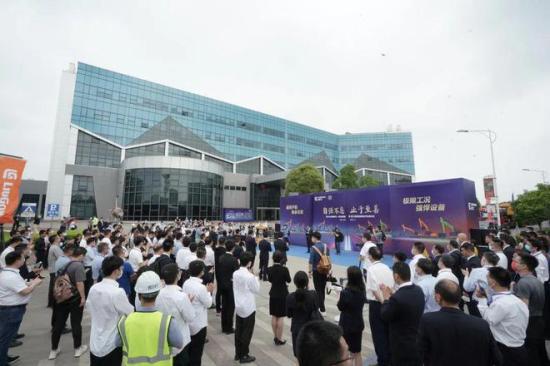 劲销全球！柳工近300台挖掘机批量交付