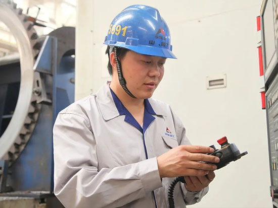 省“五一劳动奖章”获得者秦立山：用工匠精神擦亮青春底色