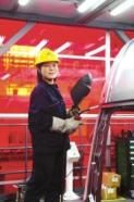 我们的新时代·硬核派｜三一重工女焊工杨甜：爱上你的职业才能干出成绩