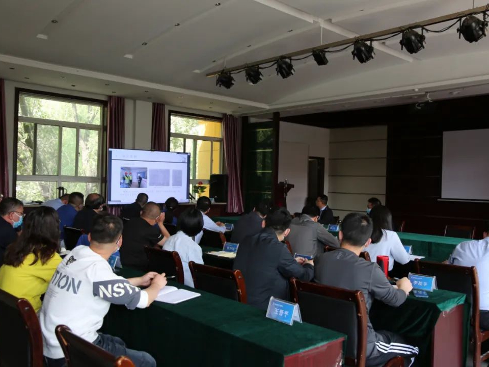 山西省工程机械有限公司召开5月份安全生产工作例会