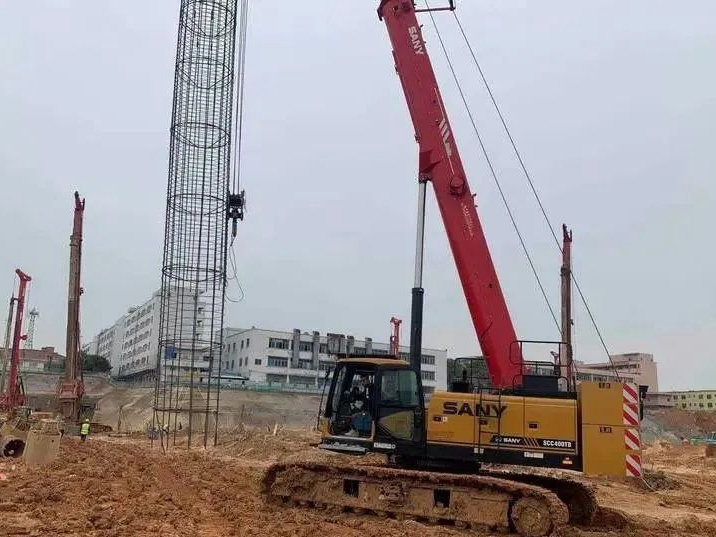 工地带载行驶神器，三一SCC400TB！