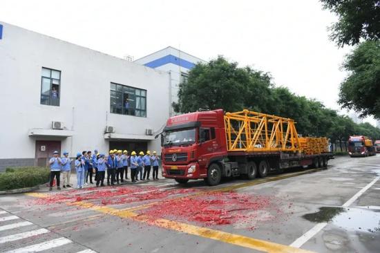 陕建机股份首台STC350型塔式起重机顺利发运