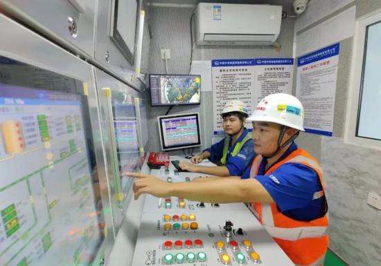 向海底挺进|深江铁路SJSG-2标“大湾区号”盾构机日掘进创新高