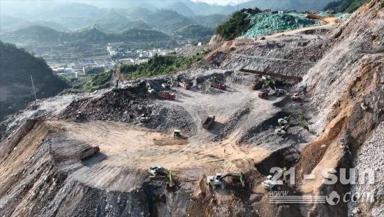 “移山天团”展雄风，中联重科挖掘机高效助建渝昆高铁