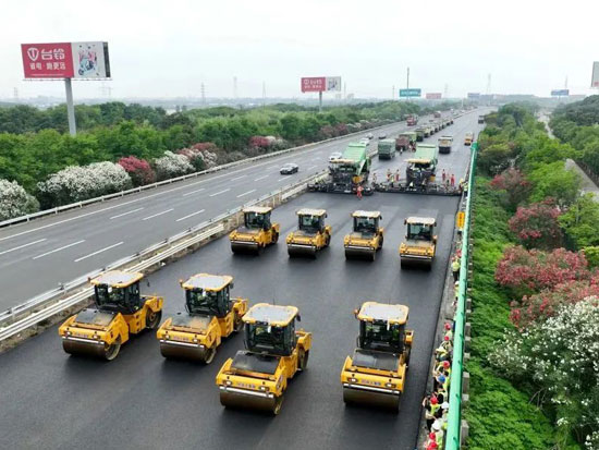 路起风云、客来八方，徐工玩转道路机械交流节！