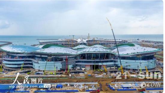 打造海南新地标！中联重科智能高机助建亚洲最大免税城
