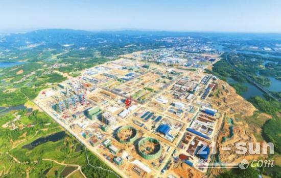 中联重科助力巴陵石化“离”江搬迁升级，践行总书记“守护好一江碧水”殷殷嘱托